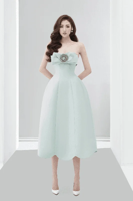 "Seasonal Sale: Save Big on Women's Dresses for Every Occasion"Countess Strapless Sweetheart Neck Taffeta Midi Dress "Seasonal Sale: Save Big on Women's Dresses for Every Occasion"Countess Strapless Sweetheart Neck Taffeta Midi Dress