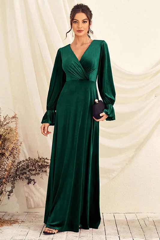 "Vintage - look women's dresses for a retro charm"Dark Green V Neck Velvet Wrap Long Prom Dress with Long Sleeves "Vintage - look women's dresses for a retro charm"Dark Green V Neck Velvet Wrap Long Prom Dress with Long Sleeves