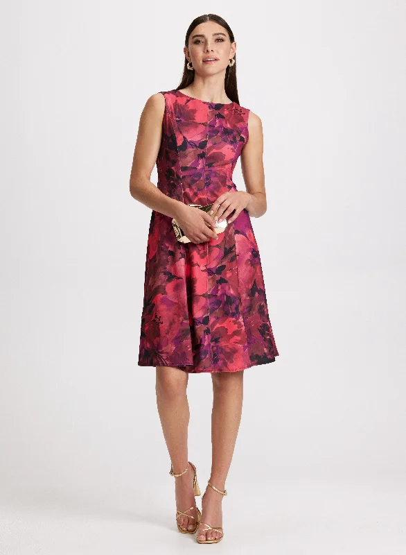 "Lace dresses for women for a romantic and elegant look"Floral Print Neoprene Dress "Lace dresses for women for a romantic and elegant look"Floral Print Neoprene Dress
