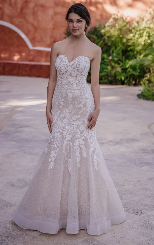 "VIP Sale: Extra 15% Off on Women's Dresses for Our Loyal Customers"9960