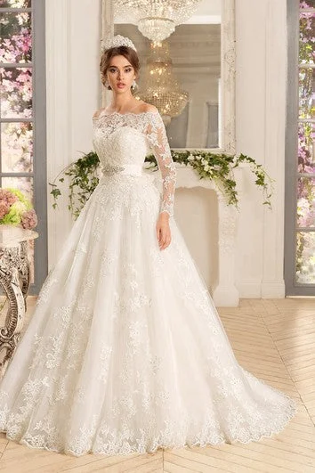 "Bohemian - style women's dresses for music festivals"A-Line Long Sweetheart Sleeveless Lace Dress With Cape And Appliques "Bohemian - style women's dresses for music festivals"A-Line Long Sweetheart Sleeveless Lace Dress With Cape And Appliques