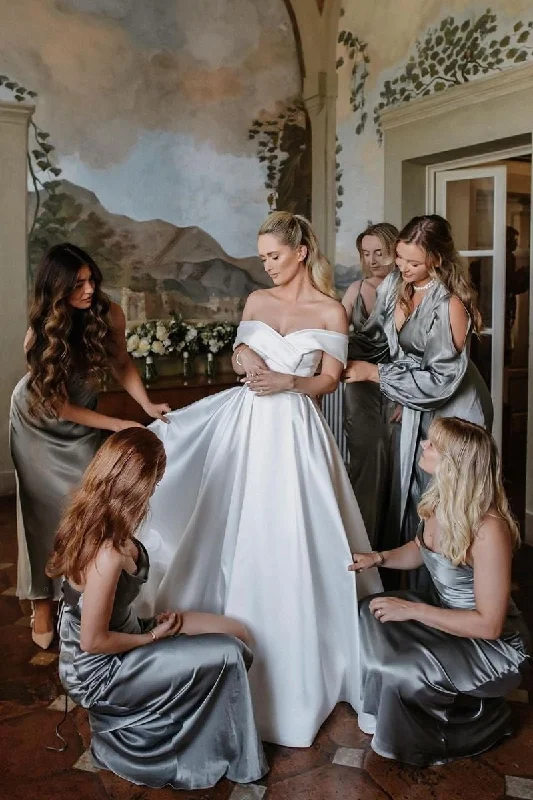 "Beach wedding dresses for women for a laid - back ceremony"A-line Satin Bridal Dress with Off-the-shoulder Neckline vestido de novia "Beach wedding dresses for women for a laid - back ceremony"A-line Satin Bridal Dress with Off-the-shoulder Neckline vestido de novia