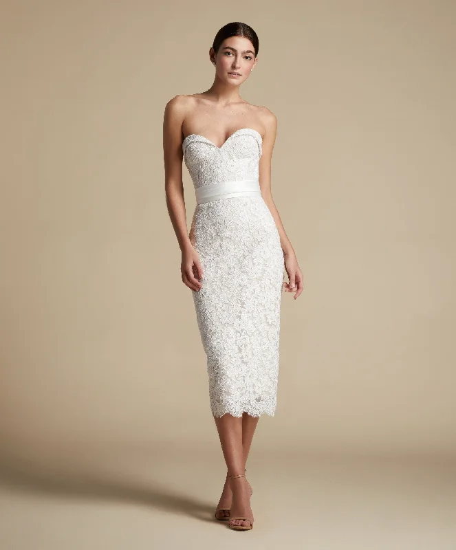 "Chiffon dresses for women with a flowy and light feel"Allison Webb Tinsley - Size 8 "Chiffon dresses for women with a flowy and light feel"Allison Webb Tinsley - Size 8