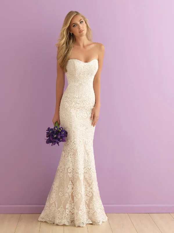 "Plus size wedding dresses for women with a perfect fit"Allure 2903 - Size 16