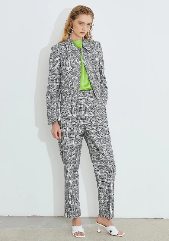 Tapered leg pants for women in a modern fitBirelin Checked Slim Fit Trouser, Black & White Tapered leg pants for women in a modern fitBirelin Checked Slim Fit Trouser, Black & White