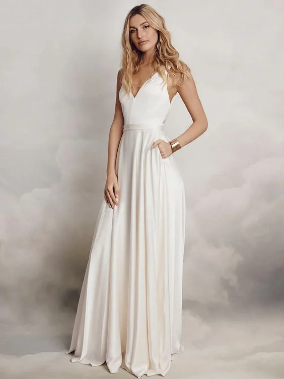 "Beach wedding dresses for women for a laid - back ceremony"Catherine Deane Reva Gown "Beach wedding dresses for women for a laid - back ceremony"Catherine Deane Reva Gown