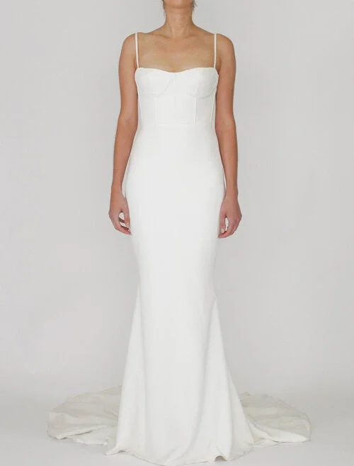 "White dresses for women for a fresh and clean look"Chosen by KYHA - Victoria Sample Gown "White dresses for women for a fresh and clean look"Chosen by KYHA - Victoria Sample Gown