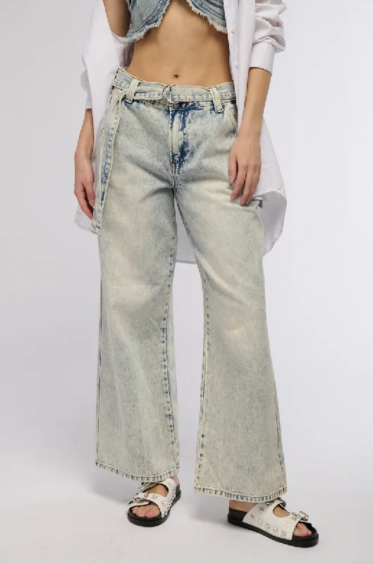 Recycled nylon pants for women in an eco - friendly sporty optionCOOL GIRL RELAXED FIT DENIM Recycled nylon pants for women in an eco - friendly sporty optionCOOL GIRL RELAXED FIT DENIM