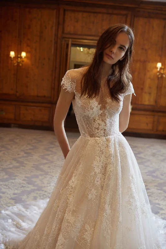 "Lace dresses for women for a romantic and elegant look"Dorianne