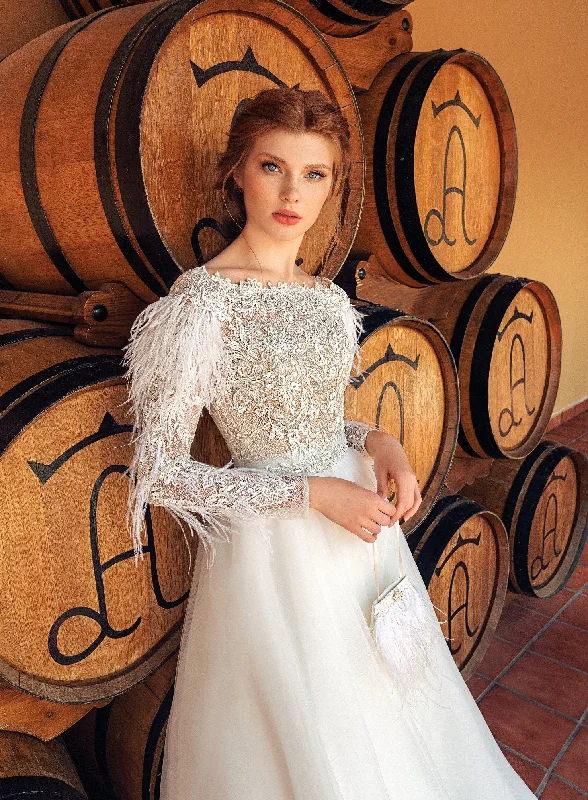 "Lace dresses for women for a romantic and elegant look"Elegant Long Sleeve Feather-Trimmed Modest Wedding Dress "Lace dresses for women for a romantic and elegant look"Elegant Long Sleeve Feather-Trimmed Modest Wedding Dress