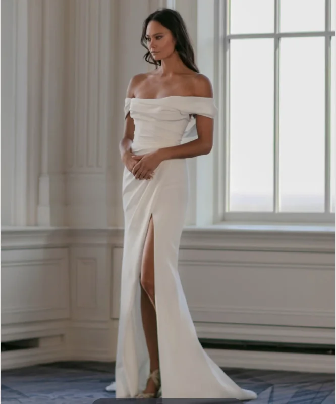 "Bodycon dresses for women to show off curves"Ines Di Santo Nera