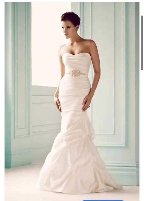 "Beach wedding dresses for women for a laid - back ceremony"Mikaella 1651