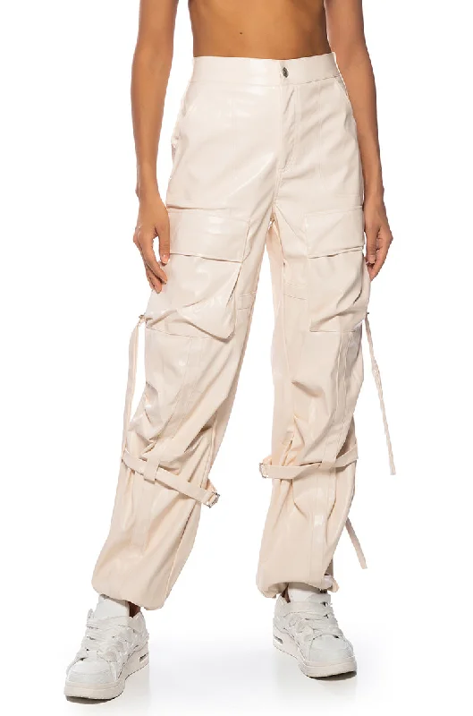 Flowy ankle pants for women in a romantic and feminine styleMOVING UP CARGO FAUX LEATHER PANT Flowy ankle pants for women in a romantic and feminine styleMOVING UP CARGO FAUX LEATHER PANT