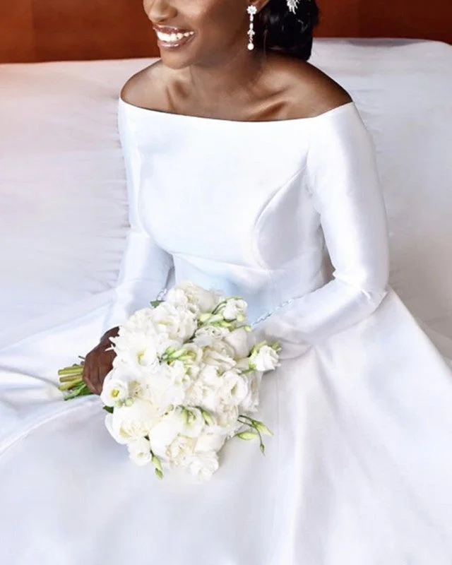 "Vintage - look women's dresses for a retro charm"Off The Shoulder Wedding Dress Satin Long Sleeves Ball Gown "Vintage - look women's dresses for a retro charm"Off The Shoulder Wedding Dress Satin Long Sleeves Ball Gown