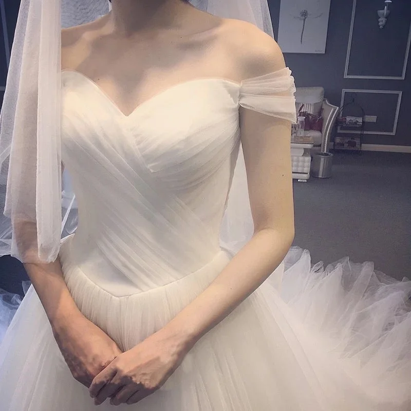 "Trendy casual dresses for women to wear at the beach"Ruched Sweetheart Off The Shoulder Tulle Ball Gown Wedding Dresses "Trendy casual dresses for women to wear at the beach"Ruched Sweetheart Off The Shoulder Tulle Ball Gown Wedding Dresses