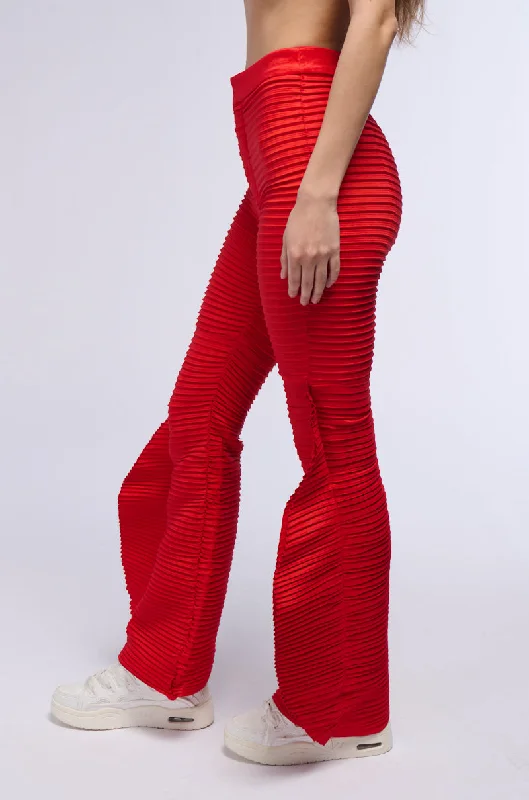 Culottes with pockets for women in functionalityRUNAWAY PLEATED FLARE TROUSER PANT IN RED Culottes with pockets for women in functionalityRUNAWAY PLEATED FLARE TROUSER PANT IN RED