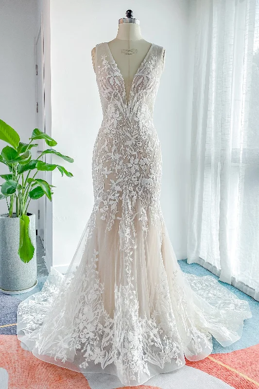 "Mini dresses for women for a youthful and trendy look"Trumpet-Mermaid Court Train Lace Tulle Wedding Dress CW3144 "Mini dresses for women for a youthful and trendy look"Trumpet-Mermaid Court Train Lace Tulle Wedding Dress CW3144