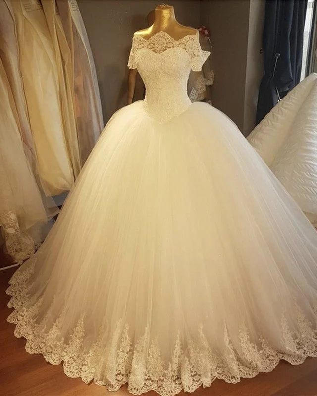 "Polka dot dresses for women with a retro vibe"Vintage Wedding Dress Off Shoulder Ball Gown "Polka dot dresses for women with a retro vibe"Vintage Wedding Dress Off Shoulder Ball Gown