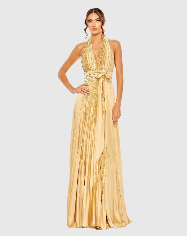 "Lace dresses for women for a romantic and elegant look"Pleated Halter Neck Gown with Center Bow "Lace dresses for women for a romantic and elegant look"Pleated Halter Neck Gown with Center Bow