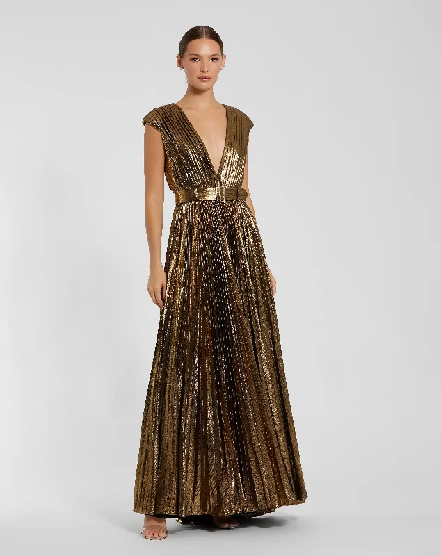 "Sequined dresses for women to shine at parties"Pleated Metallic Jersey Gown With Belt "Sequined dresses for women to shine at parties"Pleated Metallic Jersey Gown With Belt