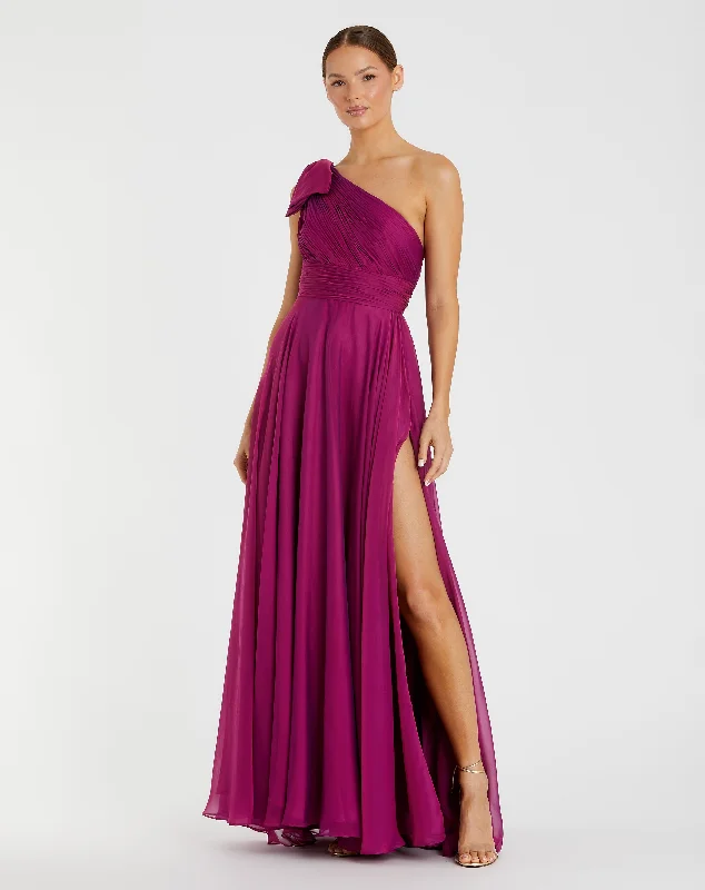 "White dresses for women for a fresh and clean look"Pleated One Shoulder Chiffon Gown "White dresses for women for a fresh and clean look"Pleated One Shoulder Chiffon Gown