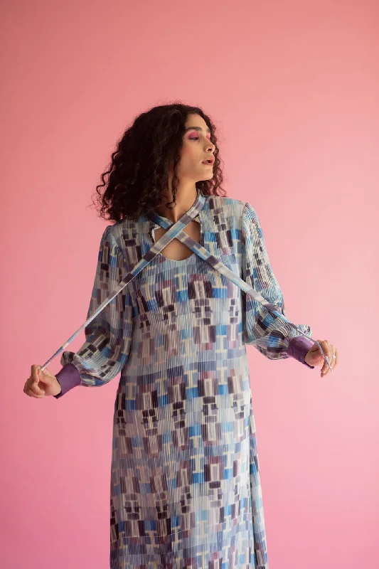 "Floral print dresses for women for a feminine look"Abstract Pleated Maxi Dress