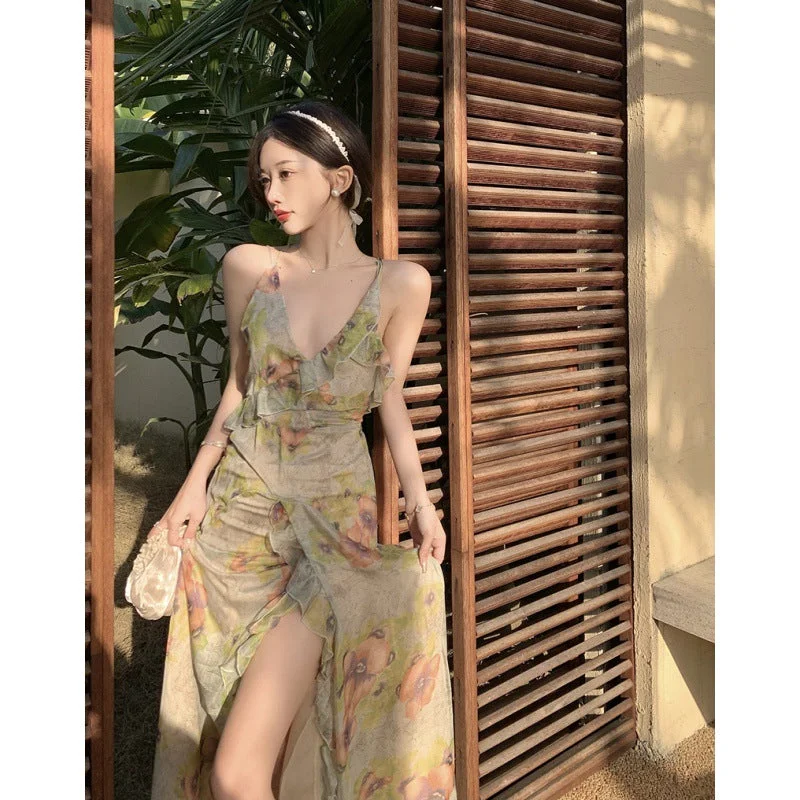 "Mother of the bride dresses for women in elegant styles"Vintage Print Halter Neck Fishtail Trim Sleeveless Maxi Dress - Apricot "Mother of the bride dresses for women in elegant styles"Vintage Print Halter Neck Fishtail Trim Sleeveless Maxi Dress - Apricot