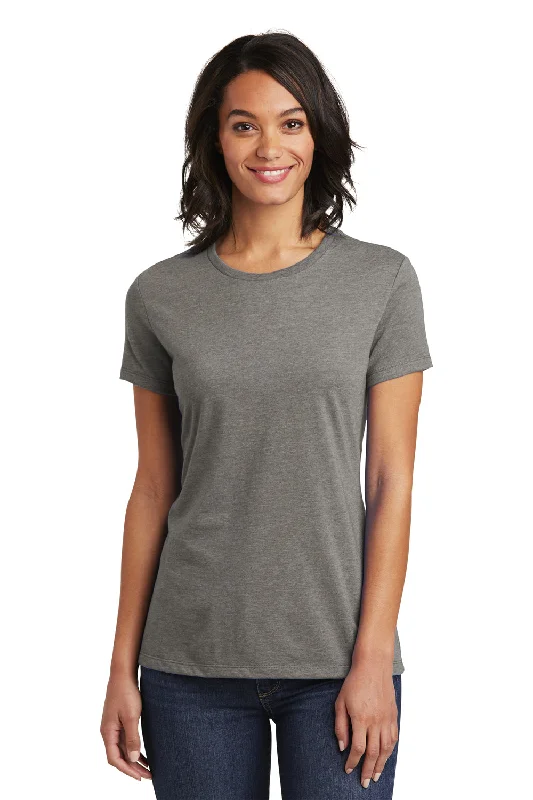 Women's T - shirt with a crocheted detailDistrict Womens Very Important Short Sleeve Crewneck T-Shirt - Grey Frost Women's T - shirt with a crocheted detailDistrict Womens Very Important Short Sleeve Crewneck T-Shirt - Grey Frost
