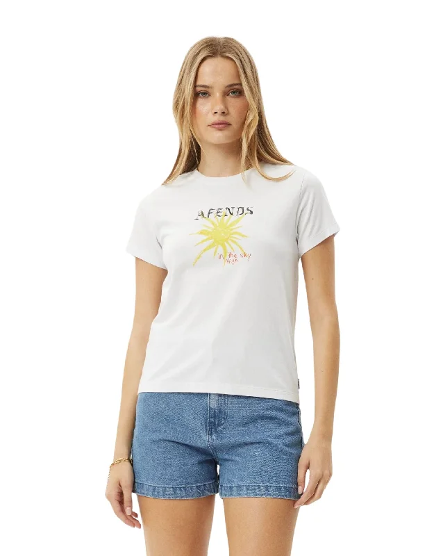 Women's T - shirt with a cut - out detailSky High Regular Tee