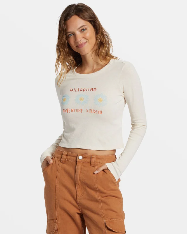 Women's T - shirt with a sequined collarBillabong Cabin Mate Crew L/S Tee-White Cap Women's T - shirt with a sequined collarBillabong Cabin Mate Crew L/S Tee-White Cap