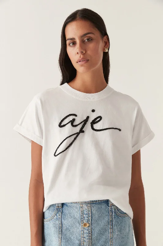 Open - work women's T - shirt with a scalloped hemEnya Embellished Slim Tee