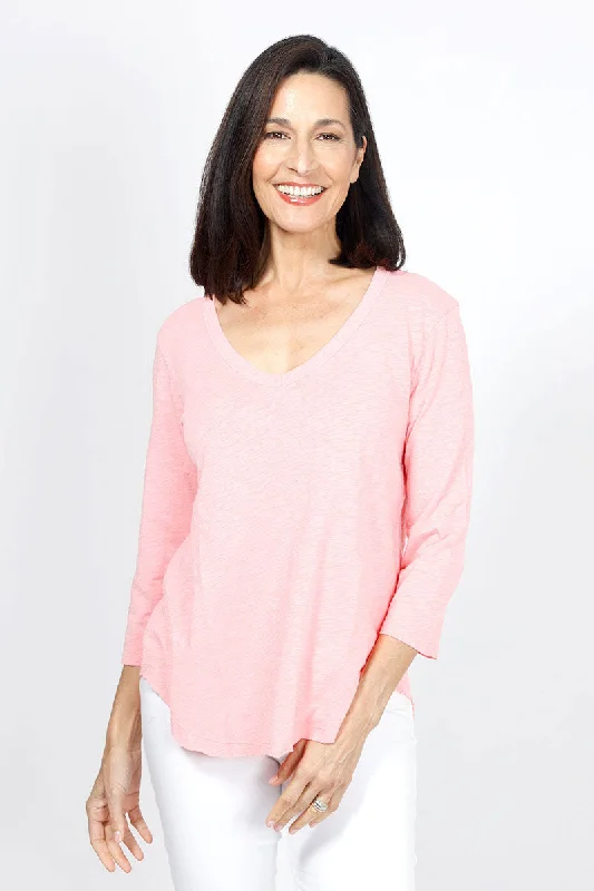 Women's T - shirt with a cut - out detailMododoc 3Q Sleeve V Neck Tee