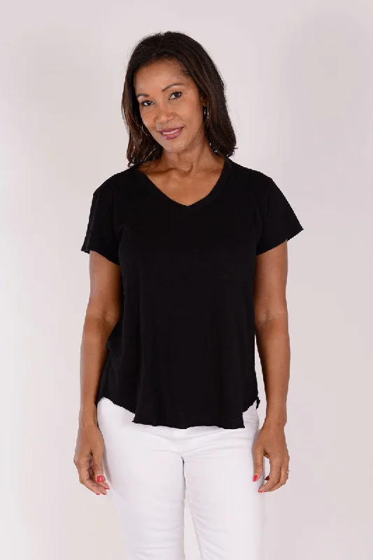 Fitted women's T - shirt to show off curvesMododoc Short Sleeve V Neck with Curved Hem Fitted women's T - shirt to show off curvesMododoc Short Sleeve V Neck with Curved Hem