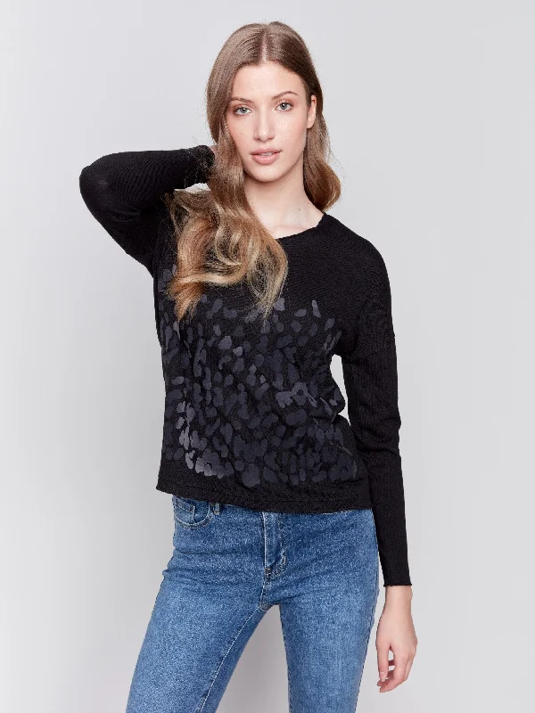 Striped women's T - shirt in bright colorsPrinted V-Neck Knit Top - Black