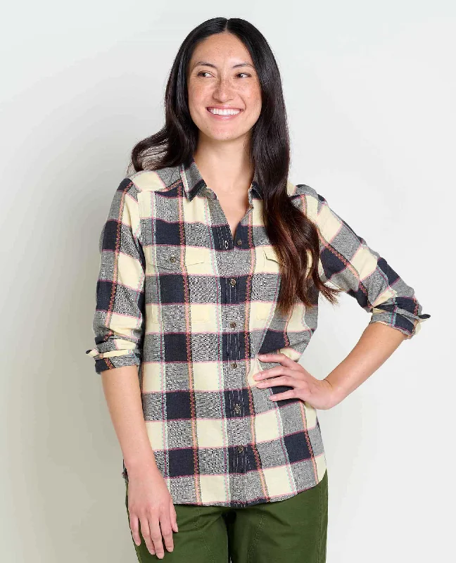 Women's T - shirt with a burnout geometric patternRe-Form Flannel Shirt