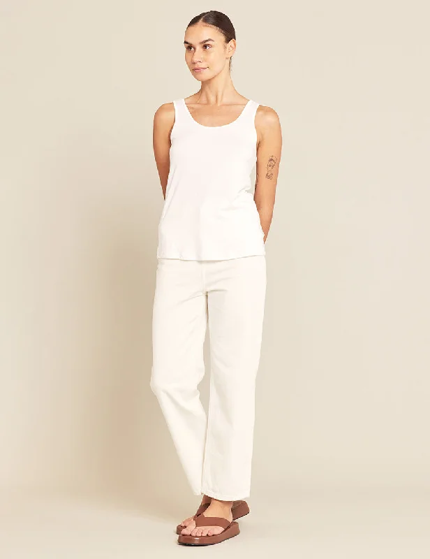 Printed women's T - shirt with a vintage - inspired floral patternRelaxed Tank - White Printed women's T - shirt with a vintage - inspired floral patternRelaxed Tank - White