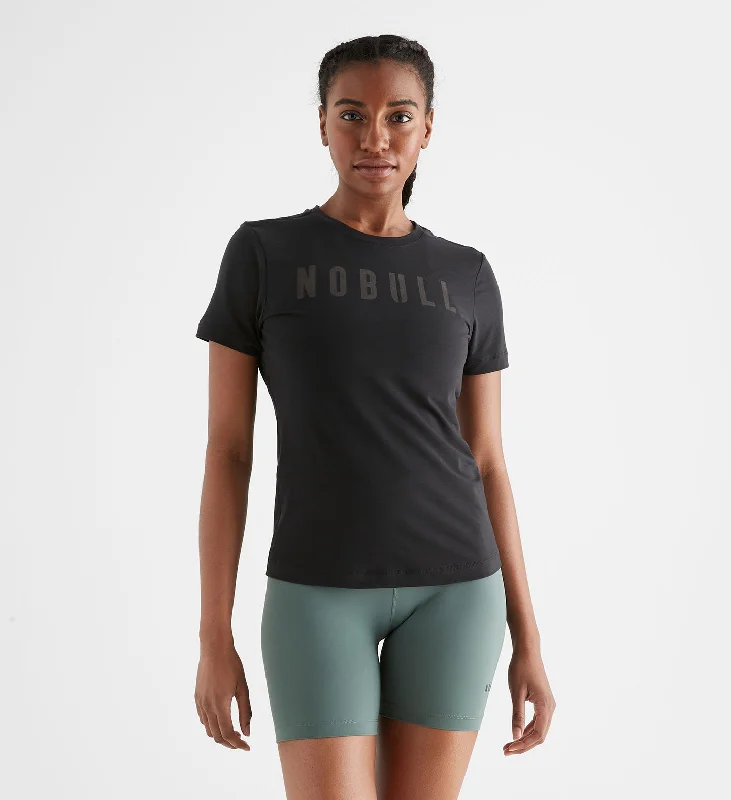 Long - sleeved women's T - shirt with a bell - sleeve designWomen's NOBULL Tee
